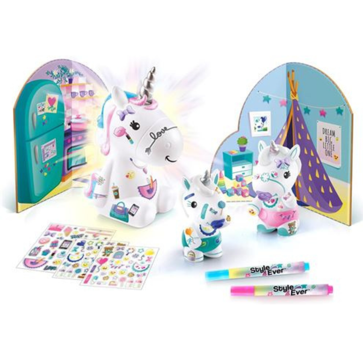 FAMILIA DE UNICORNIOS CON LUZ